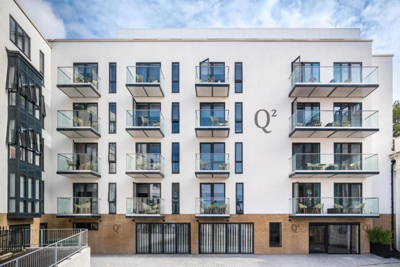 Q Square By Supercity Hove